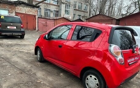 Chevrolet Spark III, 2011 год, 590 000 рублей, 4 фотография