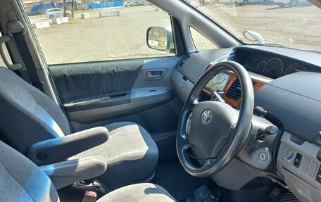 Toyota Noah III, 2005 год, 920 000 рублей, 13 фотография