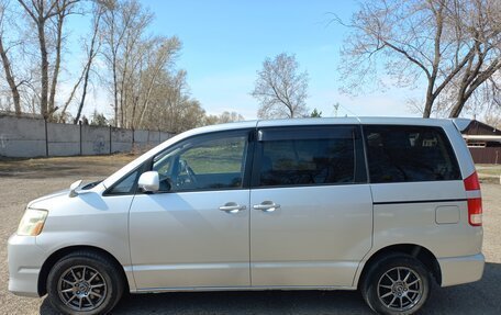 Toyota Noah III, 2005 год, 920 000 рублей, 5 фотография