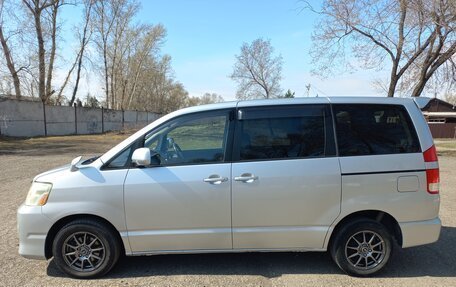 Toyota Noah III, 2005 год, 920 000 рублей, 4 фотография