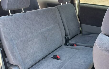 Toyota Noah III, 2005 год, 920 000 рублей, 15 фотография