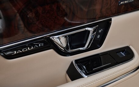 Jaguar XJ IV (X351), 2016 год, 3 150 000 рублей, 22 фотография