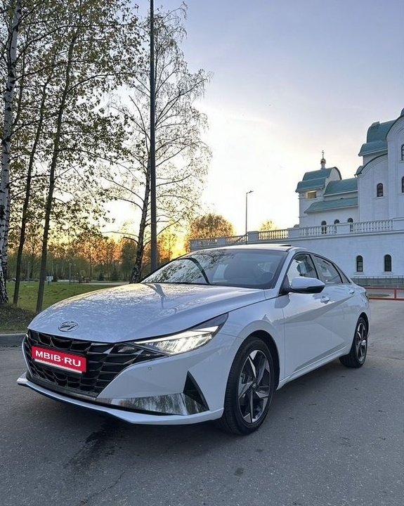 Hyundai Elantra, 2022 год, 2 195 000 рублей, 10 фотография