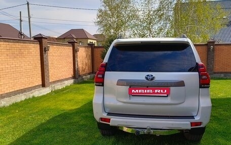 Toyota Land Cruiser Prado 150 рестайлинг 2, 2017 год, 5 000 000 рублей, 4 фотография
