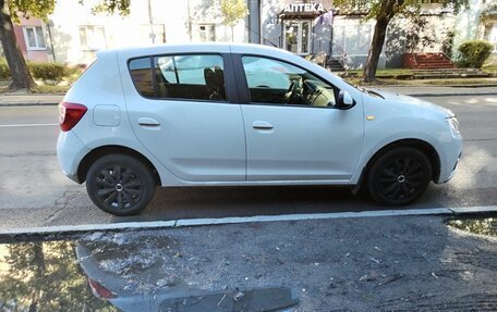 Renault Sandero II рестайлинг, 2019 год, 1 150 000 рублей, 2 фотография