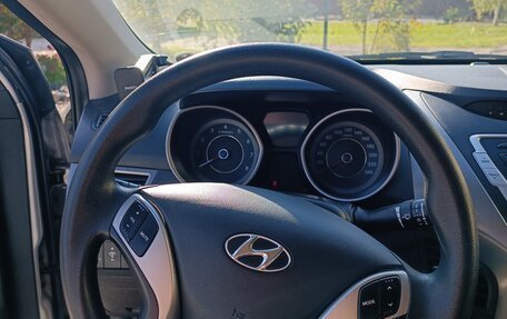 Hyundai Elantra V, 2011 год, 800 000 рублей, 3 фотография