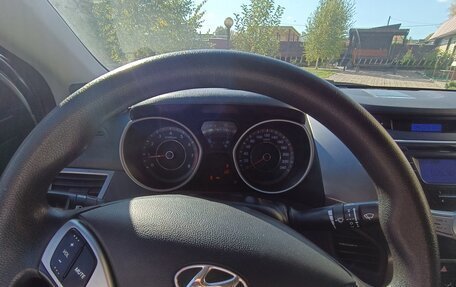 Hyundai Elantra V, 2011 год, 800 000 рублей, 6 фотография