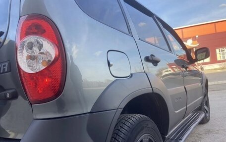 Chevrolet Niva I рестайлинг, 2017 год, 940 000 рублей, 2 фотография