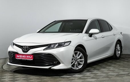 Toyota Camry, 2018 год, 2 300 000 рублей, 1 фотография