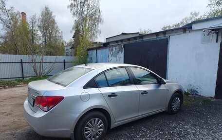 Chevrolet Cruze II, 2010 год, 690 000 рублей, 3 фотография