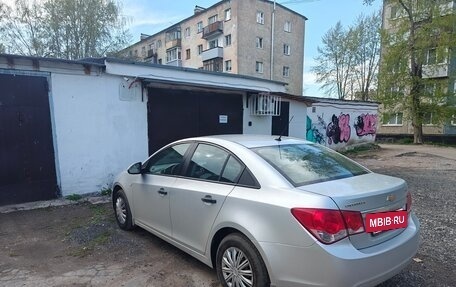 Chevrolet Cruze II, 2010 год, 690 000 рублей, 4 фотография