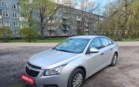 Chevrolet Cruze II, 2010 год, 690 000 рублей, 2 фотография