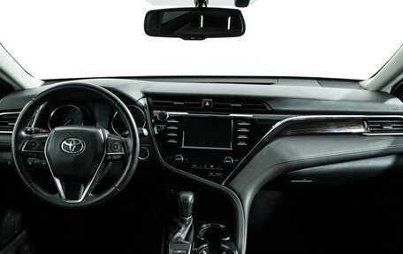Toyota Camry, 2018 год, 2 300 000 рублей, 13 фотография
