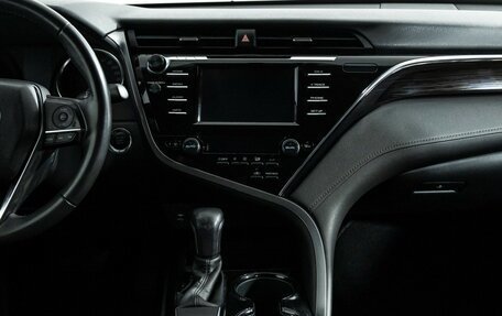 Toyota Camry, 2018 год, 2 300 000 рублей, 14 фотография
