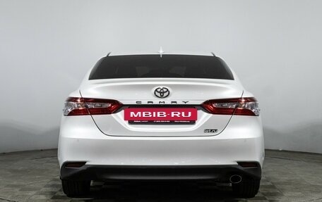 Toyota Camry, 2018 год, 2 300 000 рублей, 6 фотография