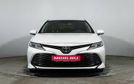 Toyota Camry, 2018 год, 2 300 000 рублей, 2 фотография