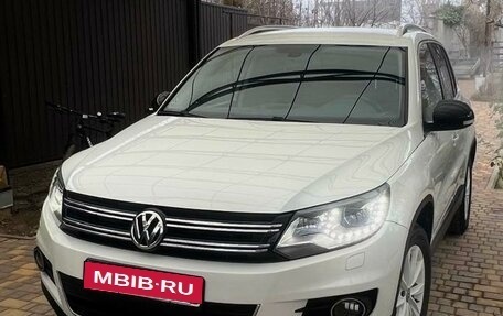 Volkswagen Tiguan I, 2015 год, 1 750 000 рублей, 1 фотография