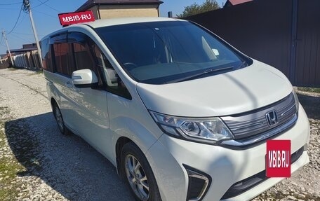 Honda Stepwgn IV, 2017 год, 1 800 000 рублей, 3 фотография