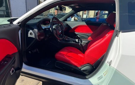 Dodge Challenger III рестайлинг 2, 2016 год, 2 950 000 рублей, 2 фотография