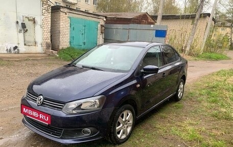 Volkswagen Polo VI (EU Market), 2012 год, 830 000 рублей, 3 фотография