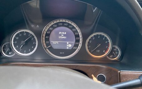 Mercedes-Benz E-Класс, 2011 год, 1 900 000 рублей, 8 фотография