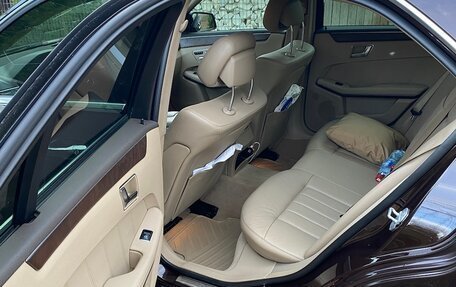 Mercedes-Benz E-Класс, 2011 год, 1 900 000 рублей, 6 фотография