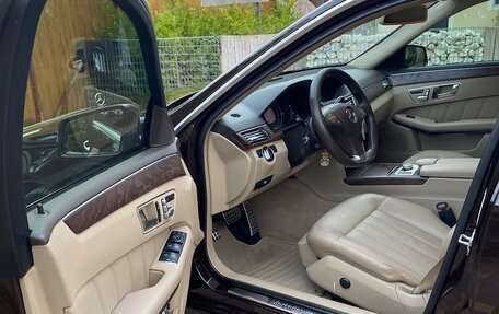 Mercedes-Benz E-Класс, 2011 год, 1 900 000 рублей, 7 фотография