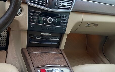 Mercedes-Benz E-Класс, 2011 год, 1 900 000 рублей, 9 фотография