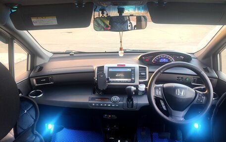 Honda Freed I, 2012 год, 1 070 000 рублей, 13 фотография