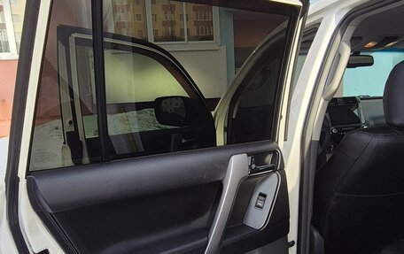 Toyota Land Cruiser Prado 150 рестайлинг 2, 2012 год, 3 500 000 рублей, 13 фотография