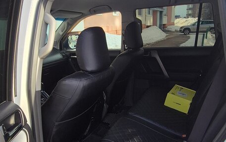 Toyota Land Cruiser Prado 150 рестайлинг 2, 2012 год, 3 500 000 рублей, 11 фотография