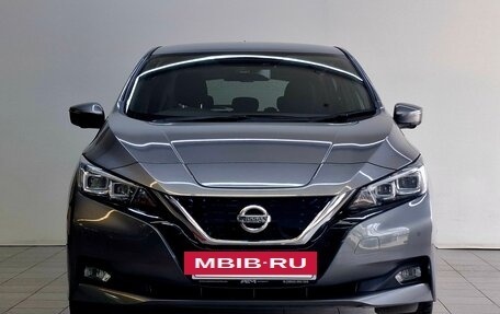 Nissan Leaf II, 2018 год, 1 395 000 рублей, 2 фотография