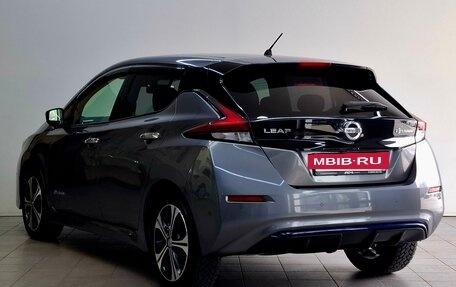 Nissan Leaf II, 2018 год, 1 395 000 рублей, 7 фотография