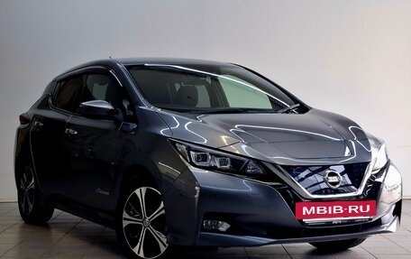 Nissan Leaf II, 2018 год, 1 395 000 рублей, 3 фотография