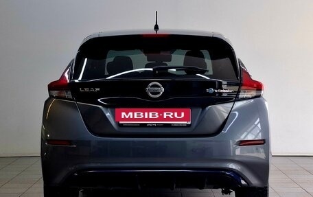 Nissan Leaf II, 2018 год, 1 395 000 рублей, 6 фотография