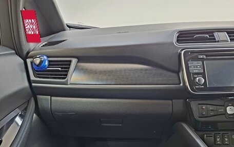 Nissan Leaf II, 2018 год, 1 395 000 рублей, 12 фотография