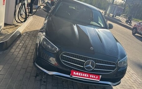 Mercedes-Benz E-Класс, 2021 год, 2 430 000 рублей, 1 фотография