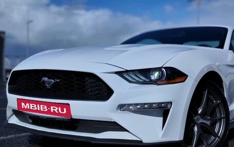 Ford Mustang VI рестайлинг, 2020 год, 3 249 000 рублей, 2 фотография