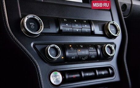 Ford Mustang VI рестайлинг, 2020 год, 3 249 000 рублей, 24 фотография