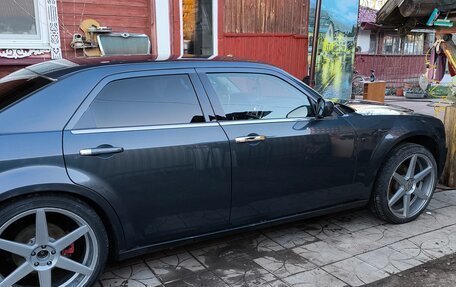 Chrysler 300C II, 2007 год, 1 250 000 рублей, 14 фотография