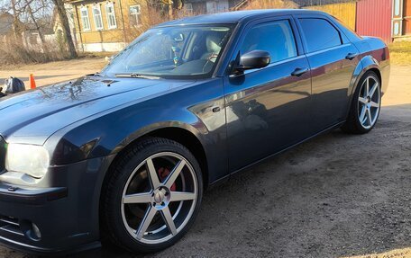 Chrysler 300C II, 2007 год, 1 250 000 рублей, 12 фотография