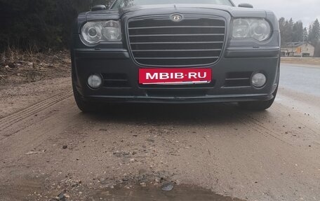 Chrysler 300C II, 2007 год, 1 250 000 рублей, 23 фотография