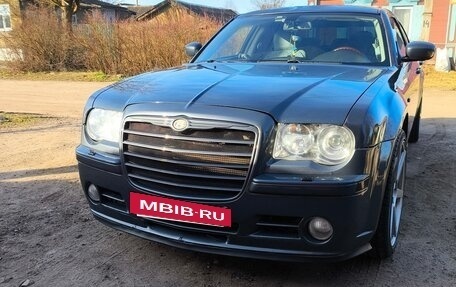 Chrysler 300C II, 2007 год, 1 250 000 рублей, 18 фотография