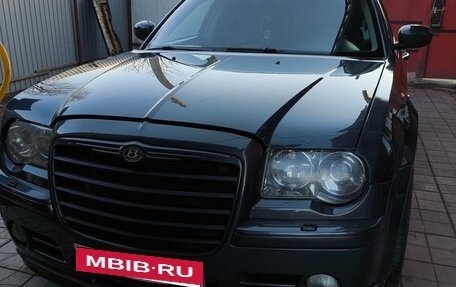 Chrysler 300C II, 2007 год, 1 250 000 рублей, 25 фотография