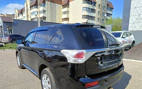 Mitsubishi Outlander III рестайлинг 3, 2013 год, 940 000 рублей, 3 фотография