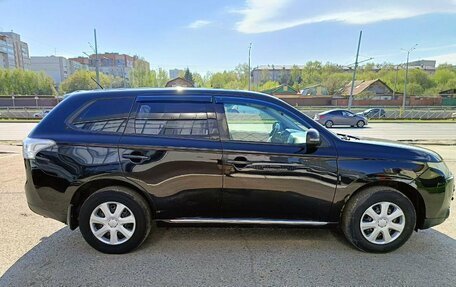 Mitsubishi Outlander III рестайлинг 3, 2013 год, 940 000 рублей, 6 фотография