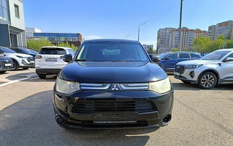 Mitsubishi Outlander III рестайлинг 3, 2013 год, 940 000 рублей, 8 фотография