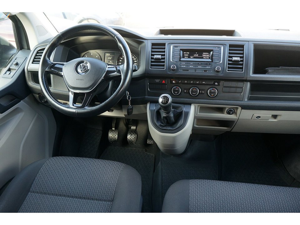 Volkswagen Caravelle T5 рестайлинг, 2015 год, 550 000 рублей, 3 фотография
