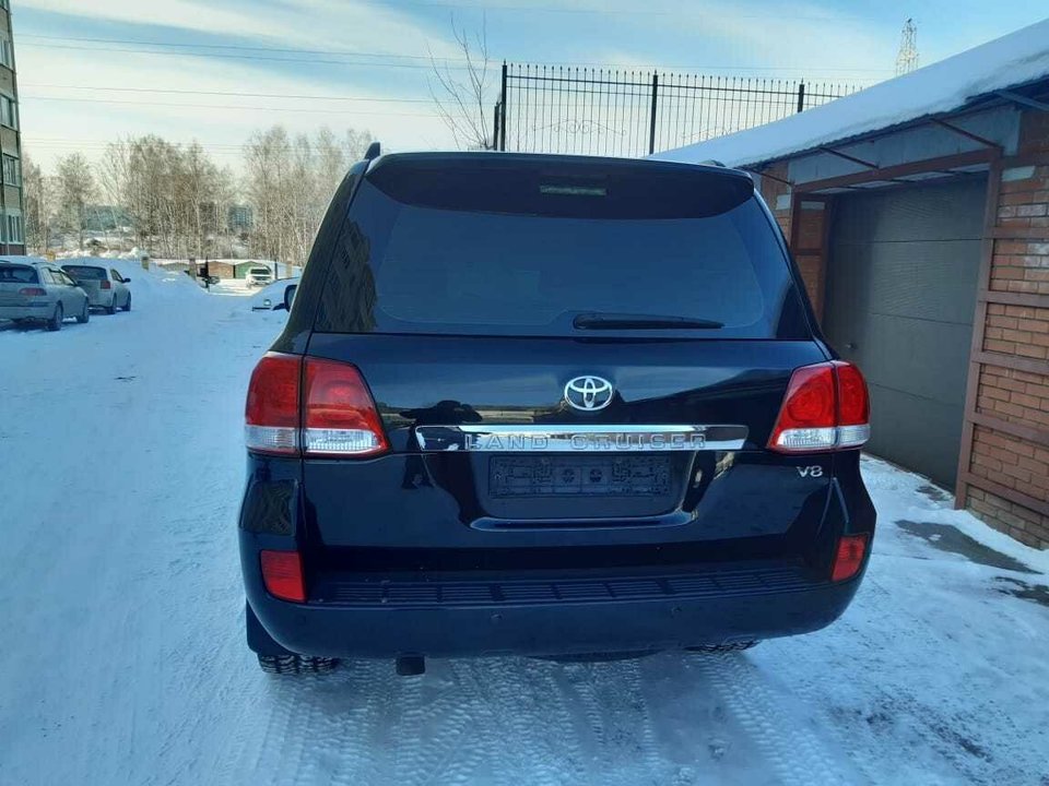 Toyota Land Cruiser 200, 2010 год, 1 000 000 рублей, 2 фотография