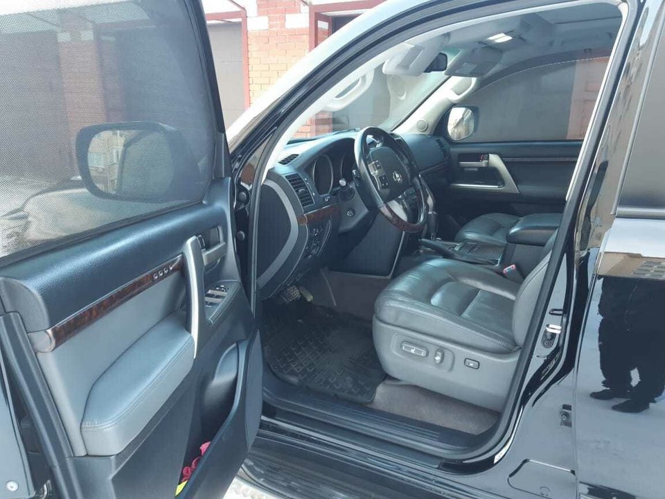Toyota Land Cruiser 200, 2010 год, 1 000 000 рублей, 6 фотография